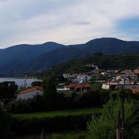Ενοικιαζόμενα Δωμάτια Γεωργία Σταμούλου Rovies Buitenkant foto