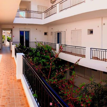 Ενοικιαζόμενα Δωμάτια Γεωργία Σταμούλου Rovies Buitenkant foto