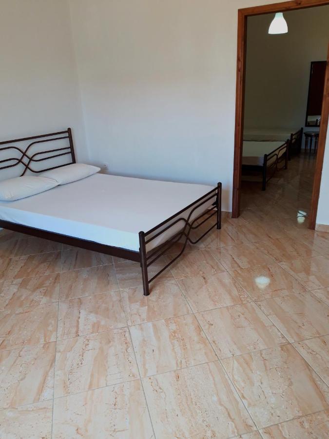 Ενοικιαζόμενα Δωμάτια Γεωργία Σταμούλου Rovies Buitenkant foto